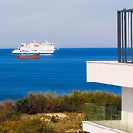 Baltic Park Molo By Zdrojowa Apartahotel 4*