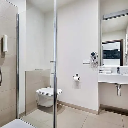 Aparthotel Baltic Park Molo By Zdrojowa 4*