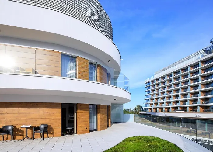 Aparthotel Baltic Park Molo By Zdrojowa 4*